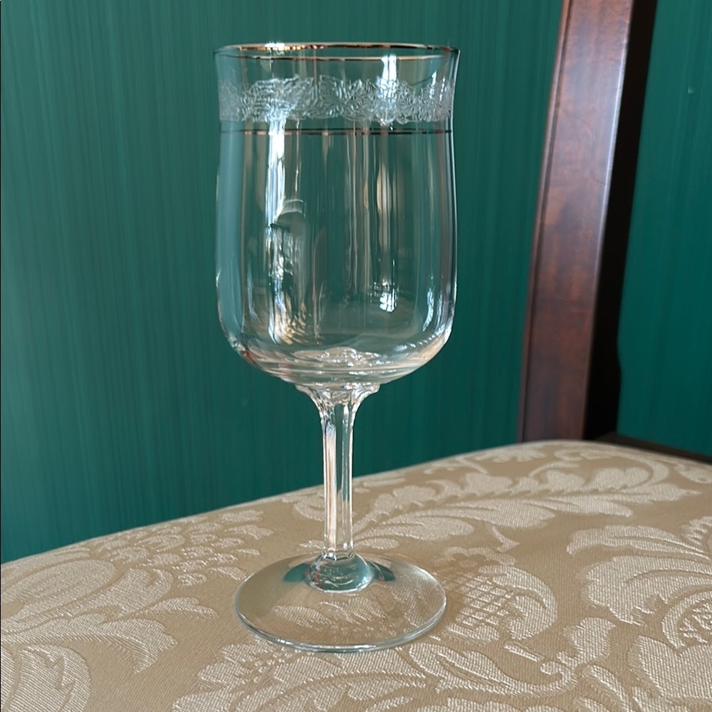 Elegant set of 7, Lenox Moonspun hand etched Wine glasses, platinum rim & band